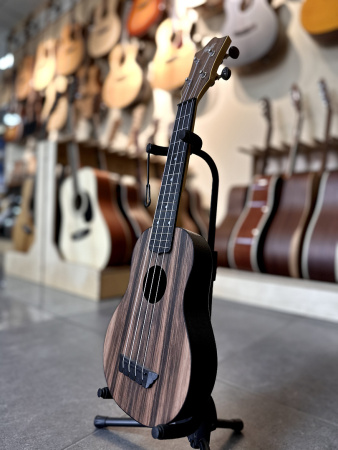 TUS-55 AMARA Укулеле Travel, сопрано, пластик, чехол в комплекте, FLIGHT