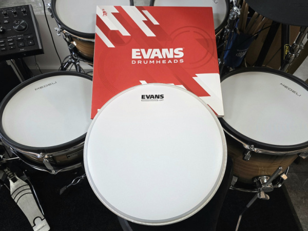 B14UV1 UV1 Пластик для малого и том-барабана 14", с покрытием, Evans