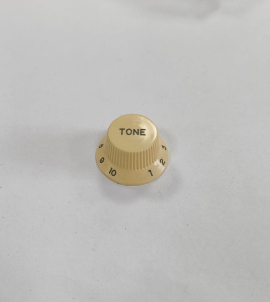 KI-240T/1 Ручка потенциометра TONE БЕЗ РЕЗЬБЫ внутри цвет бежевый. Made in Japan. GOTOH
