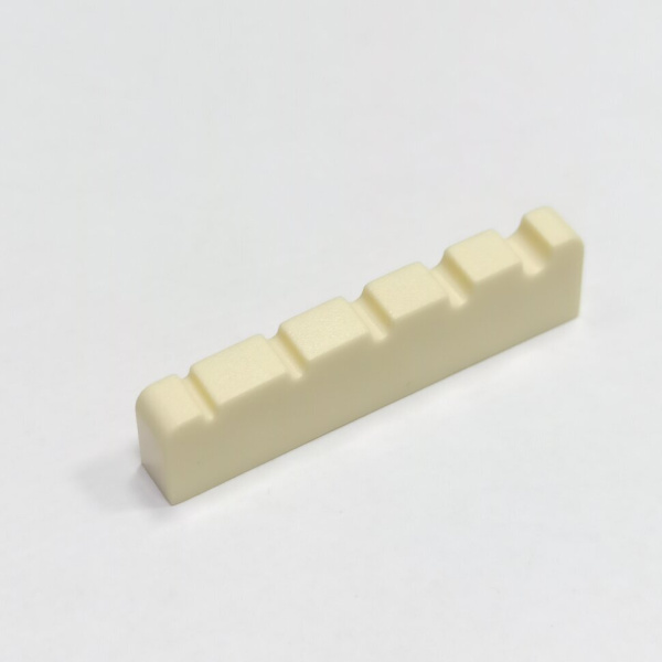 A029E Порожек верхний для 5-струнной бас-гитары. 46х6х10.8-9,3мм. Alice