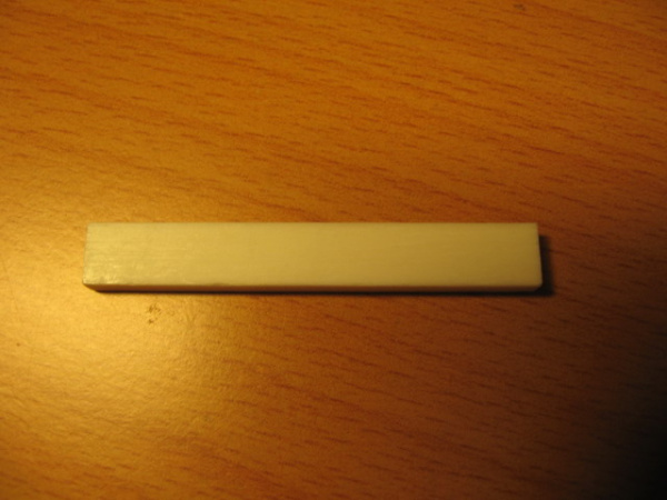 BNK-10 Заготовка верхнего порожка для гитары 43x6x3.4mm, искуст. кость. Hosco