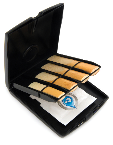 RVCASE04 Футляр для тростей кларнетов и саксофонов, с увлажнителем, Rico