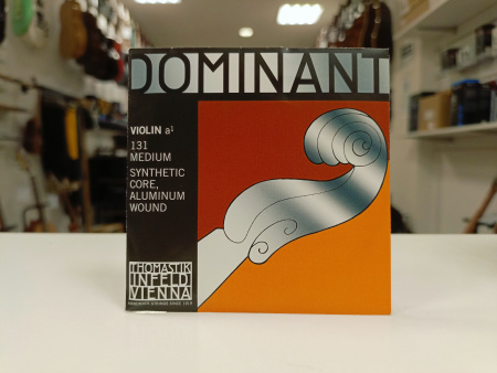 131 Dominant Отдельная струна А/Ля для скрипки размером 4/4, среднее натяжение, Thomastik