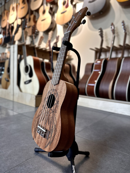 NUS350 DC Укулеле, сопрано, рисунок - Ловец Снов, корпус - сапеле, чехол в комплекте. FLIGHT