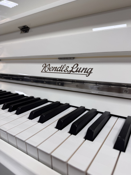 W126WH Пианино акустическое, цвет белый Wendl&Lung