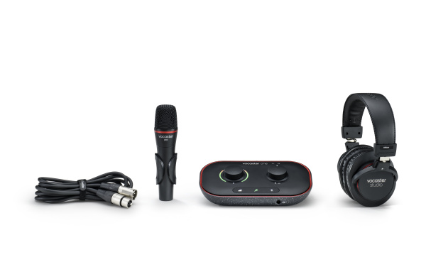 (ATD) Focusrite Vocaster One Studio Podcast Set - комплект (Vocaster One, наушники, микрофон, ПО, микрофонный кабель)