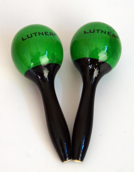 M11A Деревянные маракасы на ручке диаметр 5.5cм, длина 15см. Fleet 