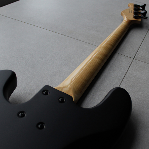 BREED-55-bass Бас-гитара, черная, Kononykheen Guitars